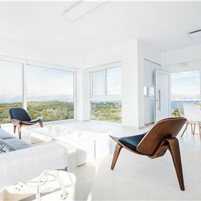 4 bedroom villa with infinity pool and sea view in Perithia, Corfu, sleeps 9